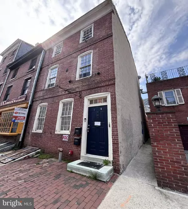 128 LOMBARD ST, Philadelphia, PA 19147