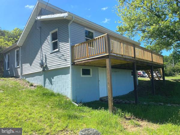 Augusta, WV 26704,1064 RED FERN LN