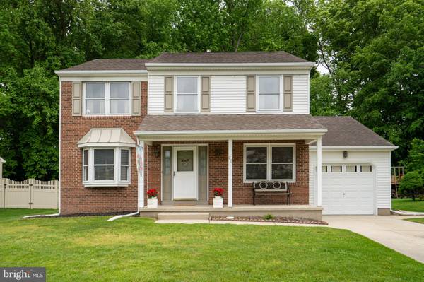 25 CRESCENT HOLLOW DR, Sewell, NJ 08080