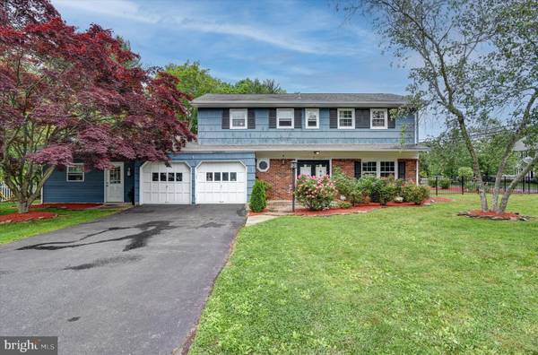 2 LESHIN LA, Hightstown, NJ 08520