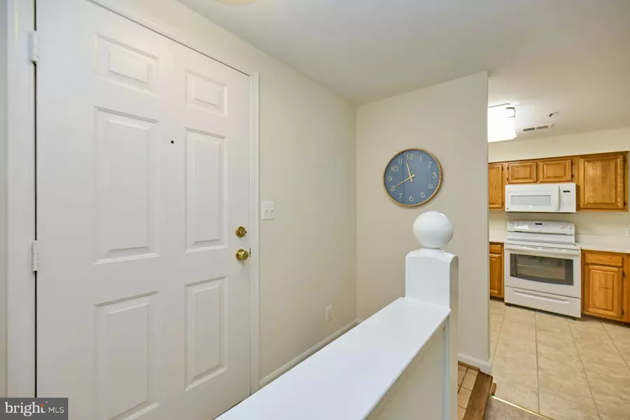 240 S REYNOLDS ST S #301, Alexandria, VA 22304