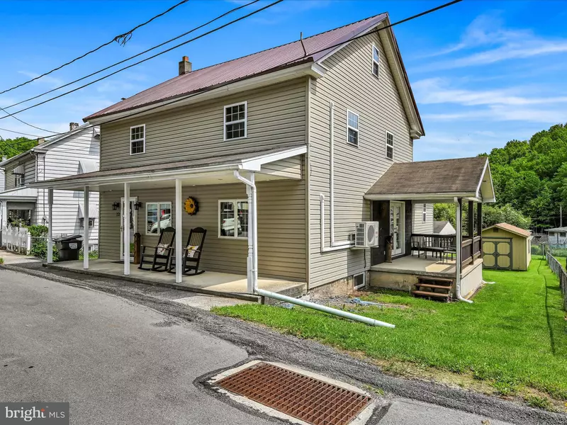 12 STONE ROW ST., Branchdale, PA 17923