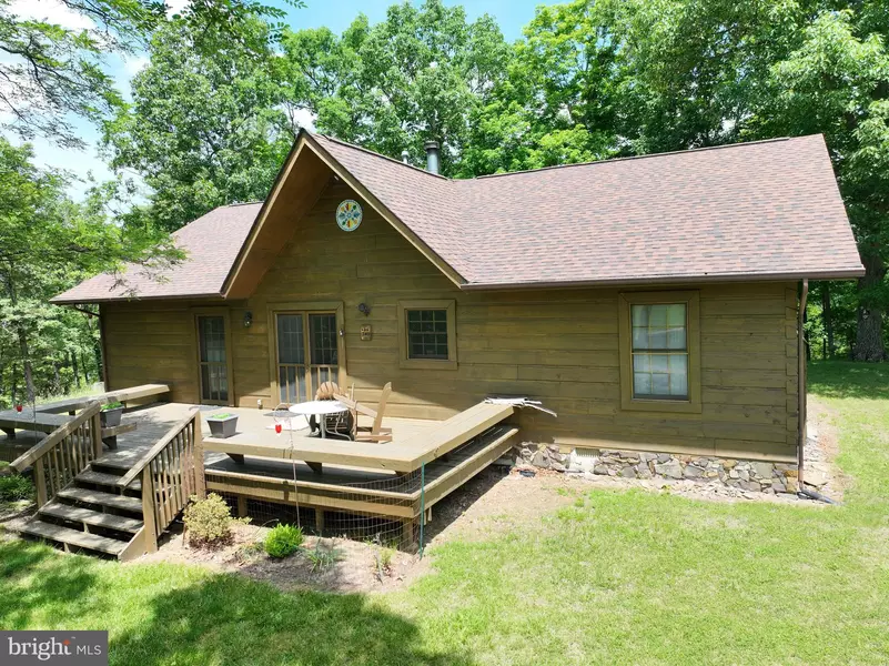 863 FORT ENOCHS MEADOW RD, Paw Paw, WV 25434