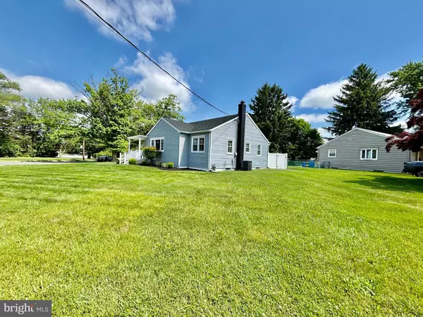 3 TINKER DR, Mount Holly, NJ 08060