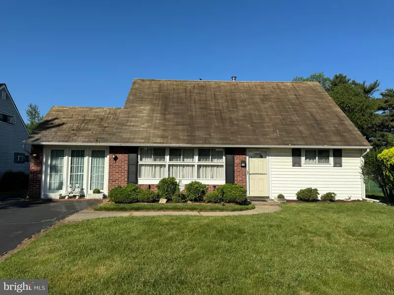 45 JONQUIL LN, Levittown, PA 19055