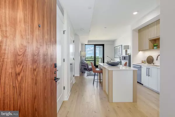 Falls Church, VA 22046,255 W. FALLS STATION BLVD #608