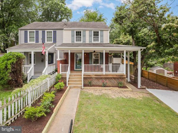 2721 FARNSWORTH DR, Alexandria, VA 22303