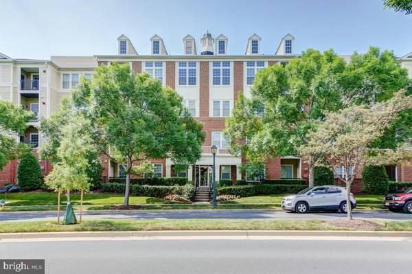 701 FALLSGROVE DR #311, Rockville, MD 20850