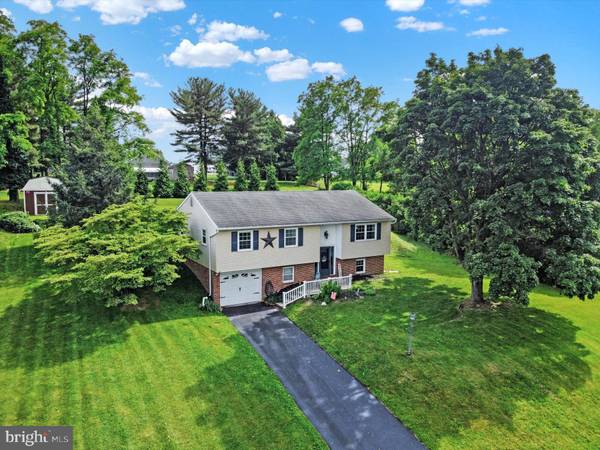 9 CHELTENHAM DR, Hummelstown, PA 17036