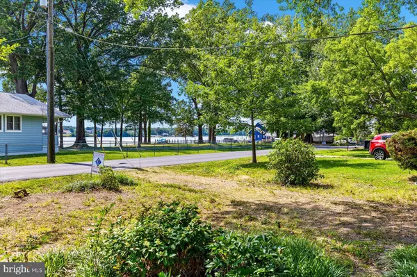 Colonial Beach, VA 22443,416 MONROE BAY AVE