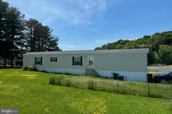 725 MOUNTAIN RD, Pine Grove, PA 17963