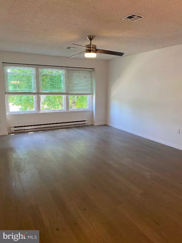 Monroe Township, NJ 08831,538-O BERBERIS