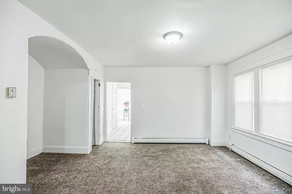 Chester, PA 19013,1033 KERLIN ST