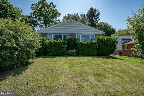 1728 GREEN VALLEY RD, Havertown, PA 19083