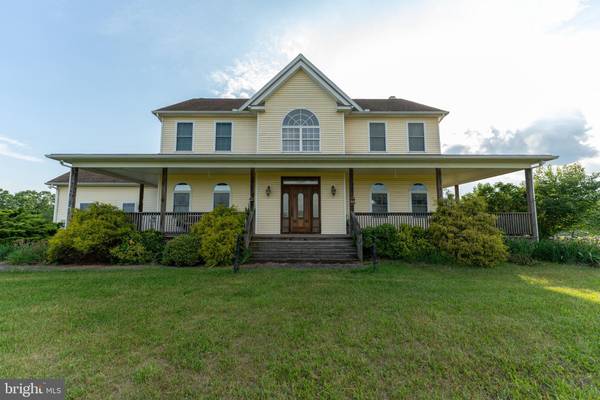 1402 LONGS GAP RD, Carlisle, PA 17013