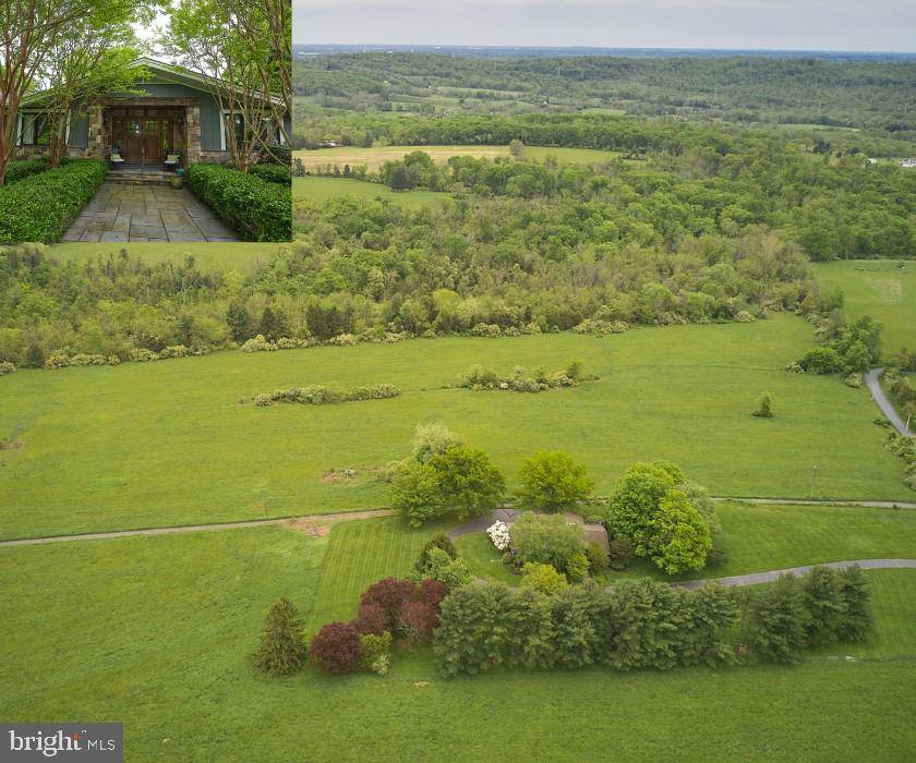 14 HUNTER RD, Lambertville, NJ 08530