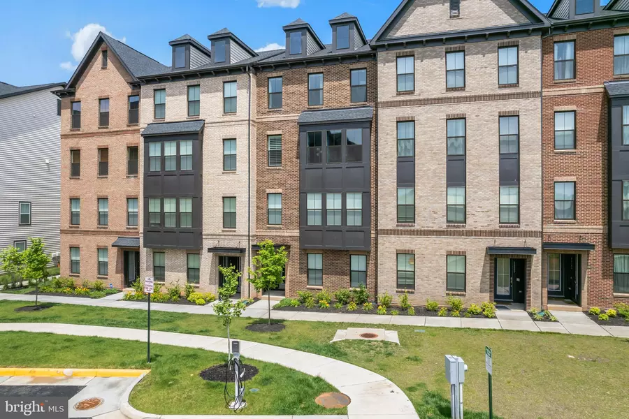 12351 AZURE LN #48, Fairfax, VA 22033