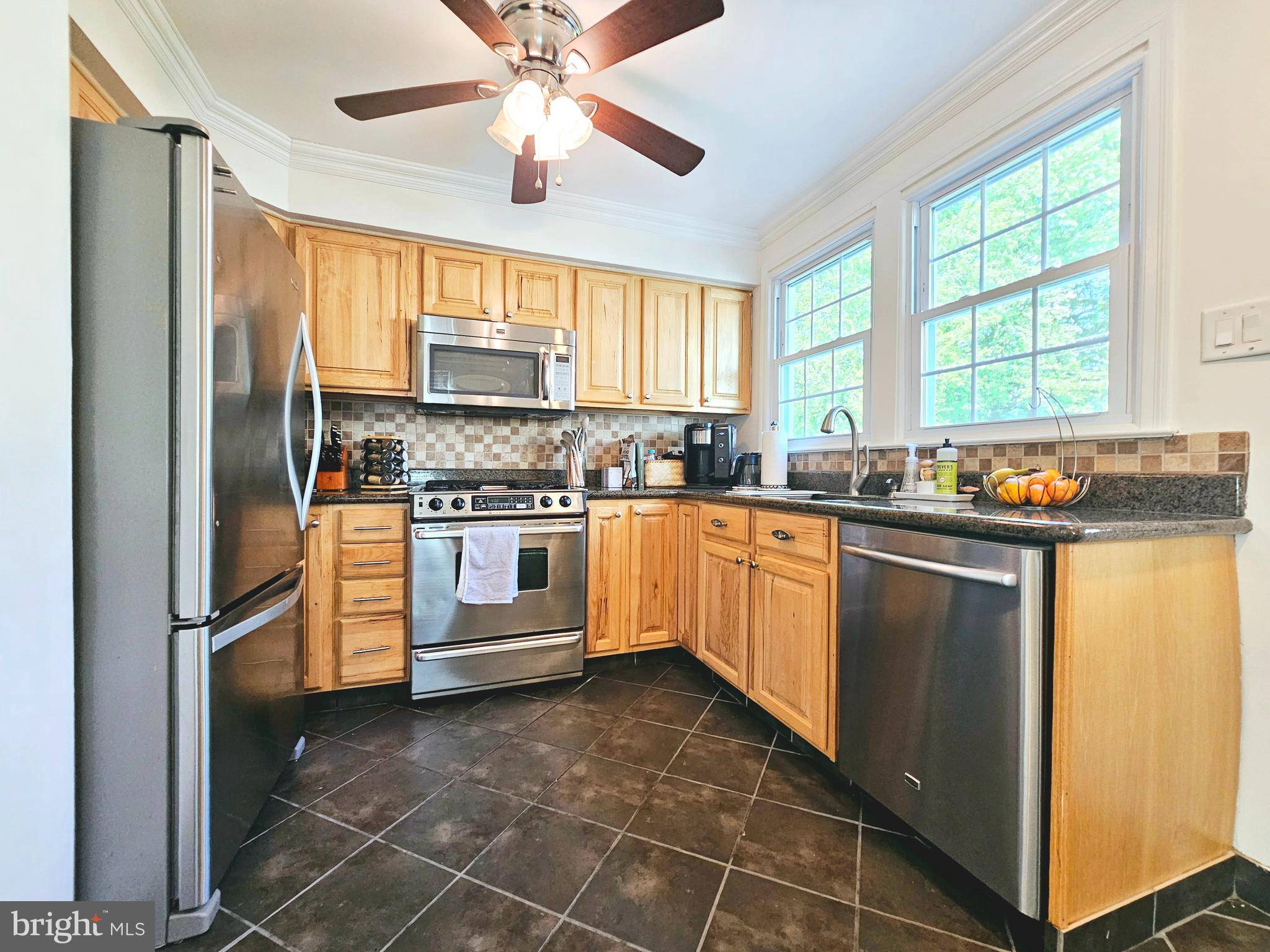 Hellertown, PA 18055,409 MAPLE RD