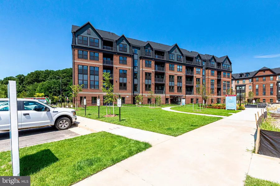 3925 FAIR RIDGE DR #204, Fairfax, VA 22033