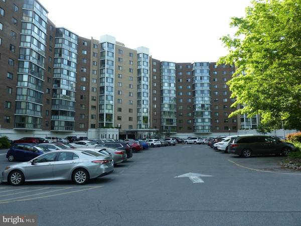 Silver Spring, MD 20906,15115 INTERLACHEN DR N #3-320