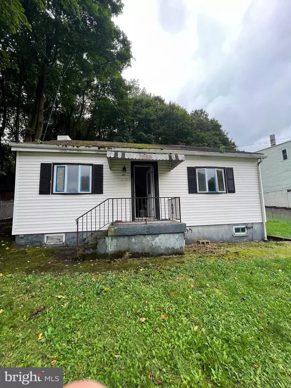 607 N 8TH ST, Pottsville, PA 17901