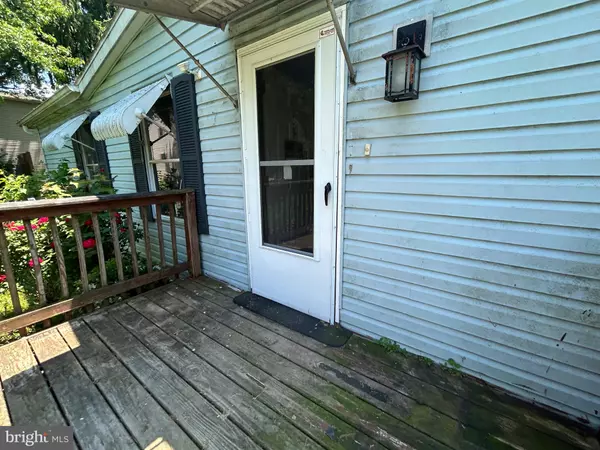 Honey Brook, PA 19344,582 WALNUT ST