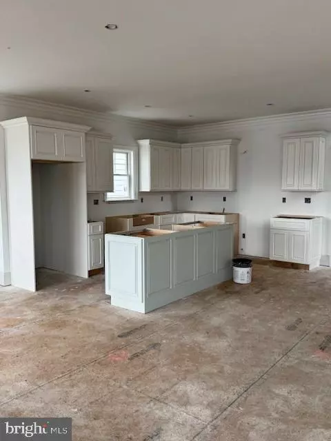 Wildwood Crest, NJ 08260,211 E EAST MONTEREY AVE