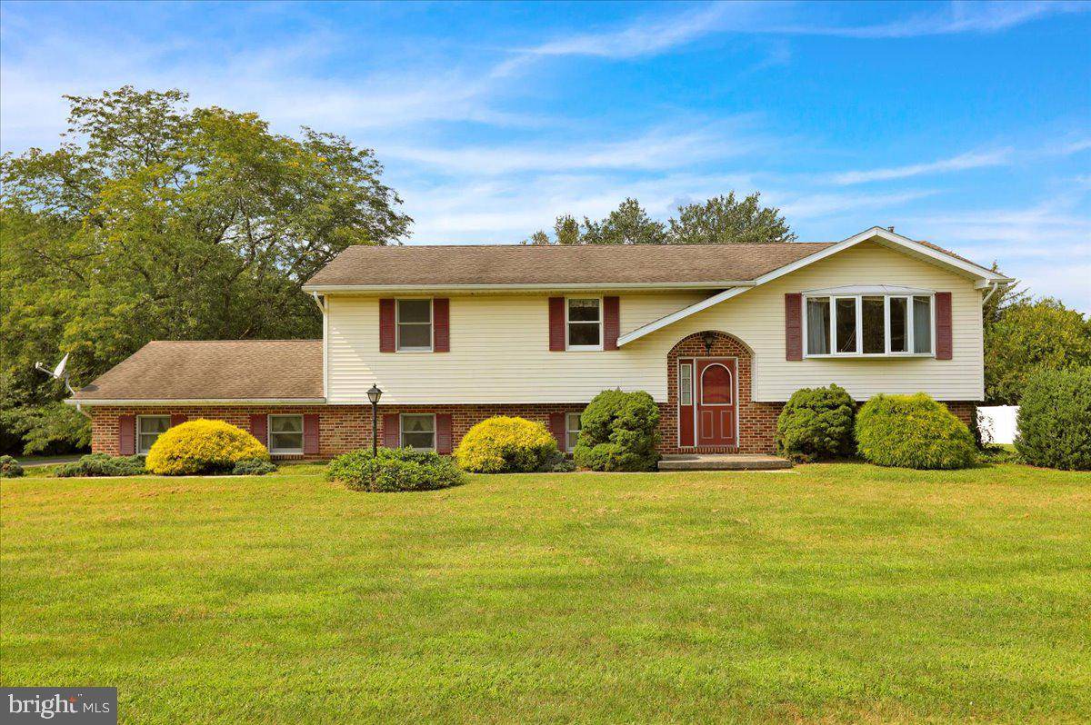 Mertztown, PA 19539,9707 LONGSWAMP RD