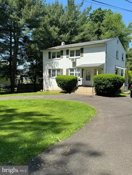 284 BROWN RD, Warminster, PA 18974