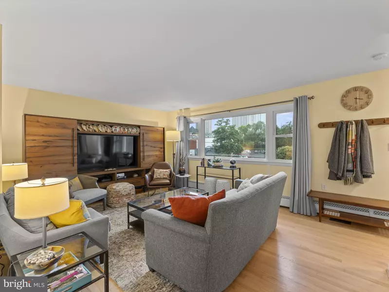 5042 CHESTERFIELD RD S, Arlington, VA 22206