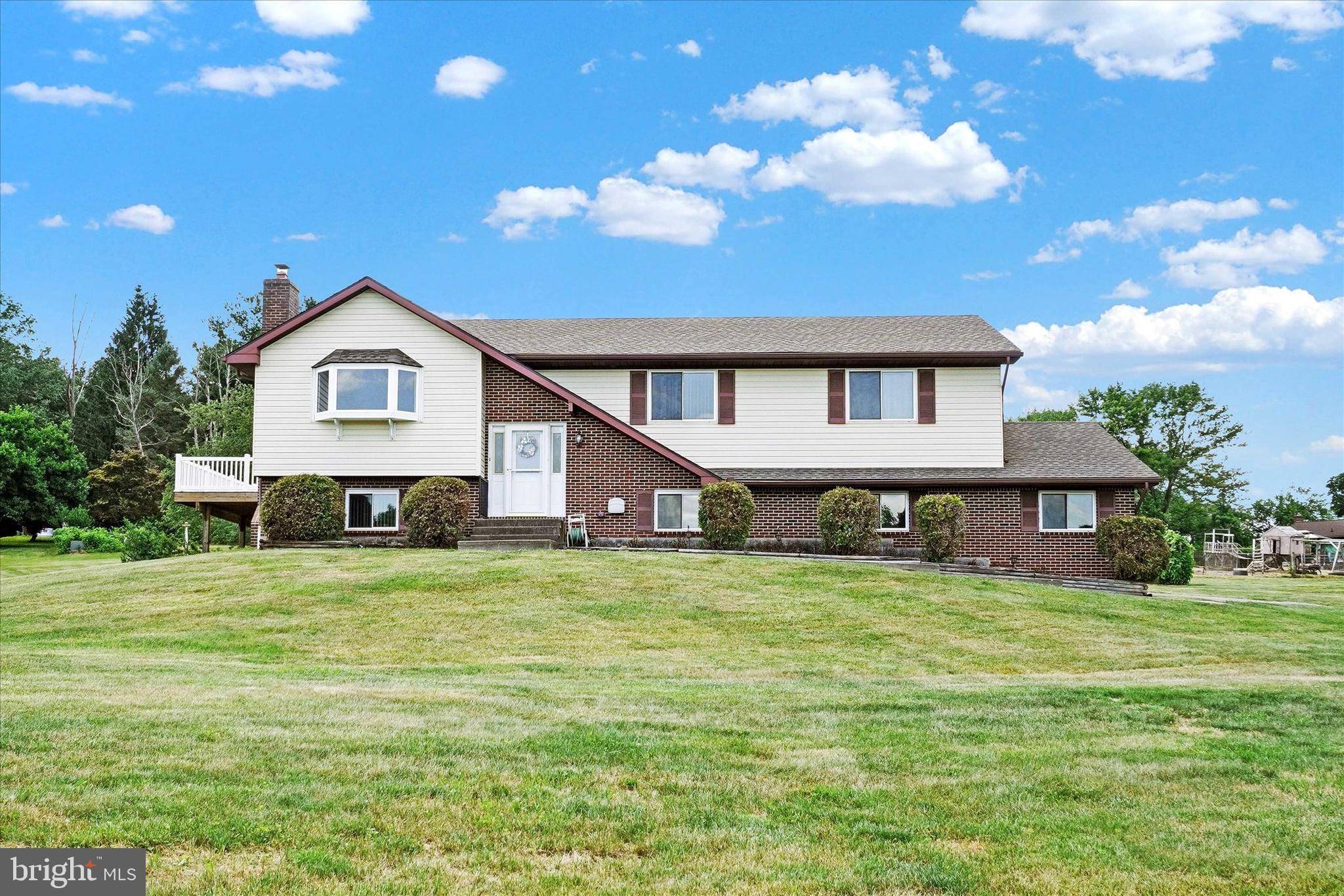 8076 HICKORY RD,  Stewartstown,  PA 17363