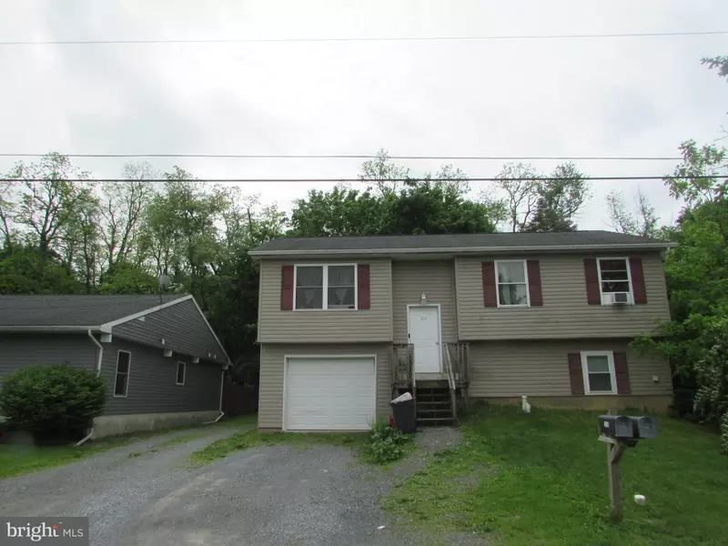 216 & 218 BILGER AVE, Pleasant Gap, PA 16823