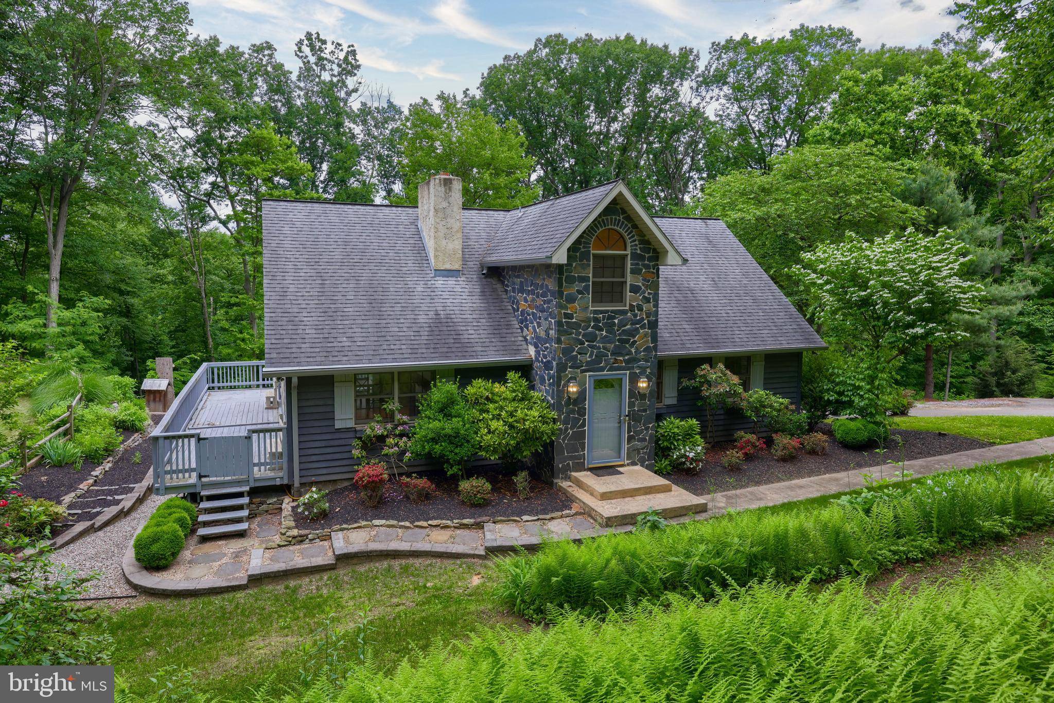 Pequea, PA 17565,46 HOLLOW WOODS DR