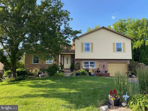 1505 PUTNAM DR, Lancaster, PA 17602