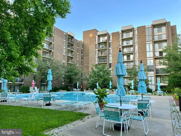 9900 GEORGIA AVE #27-702, Silver Spring, MD 20902