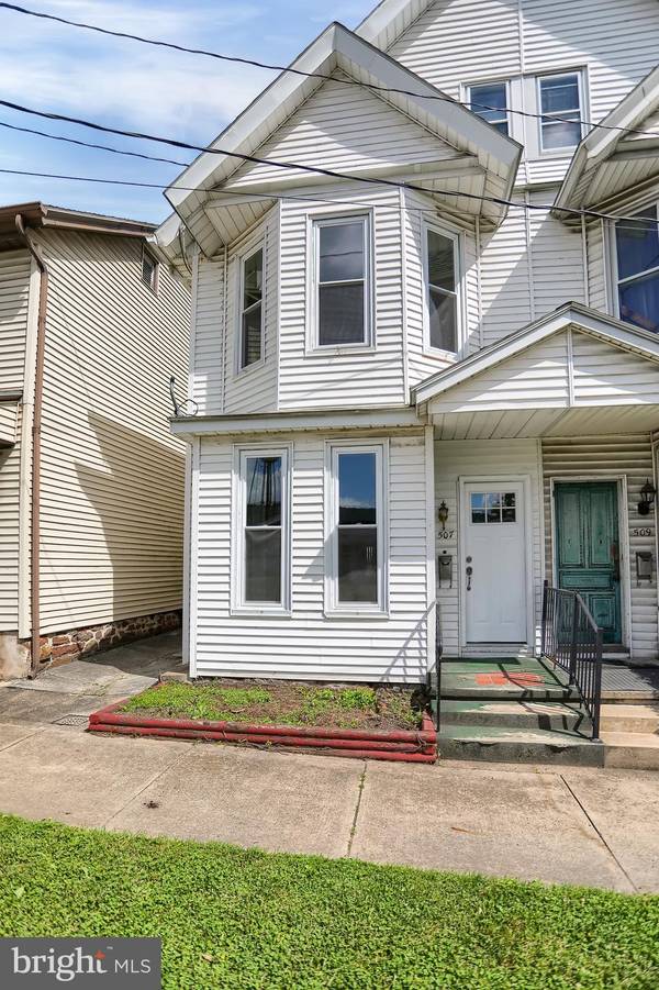 507 UNION ST, Millersburg, PA 17061