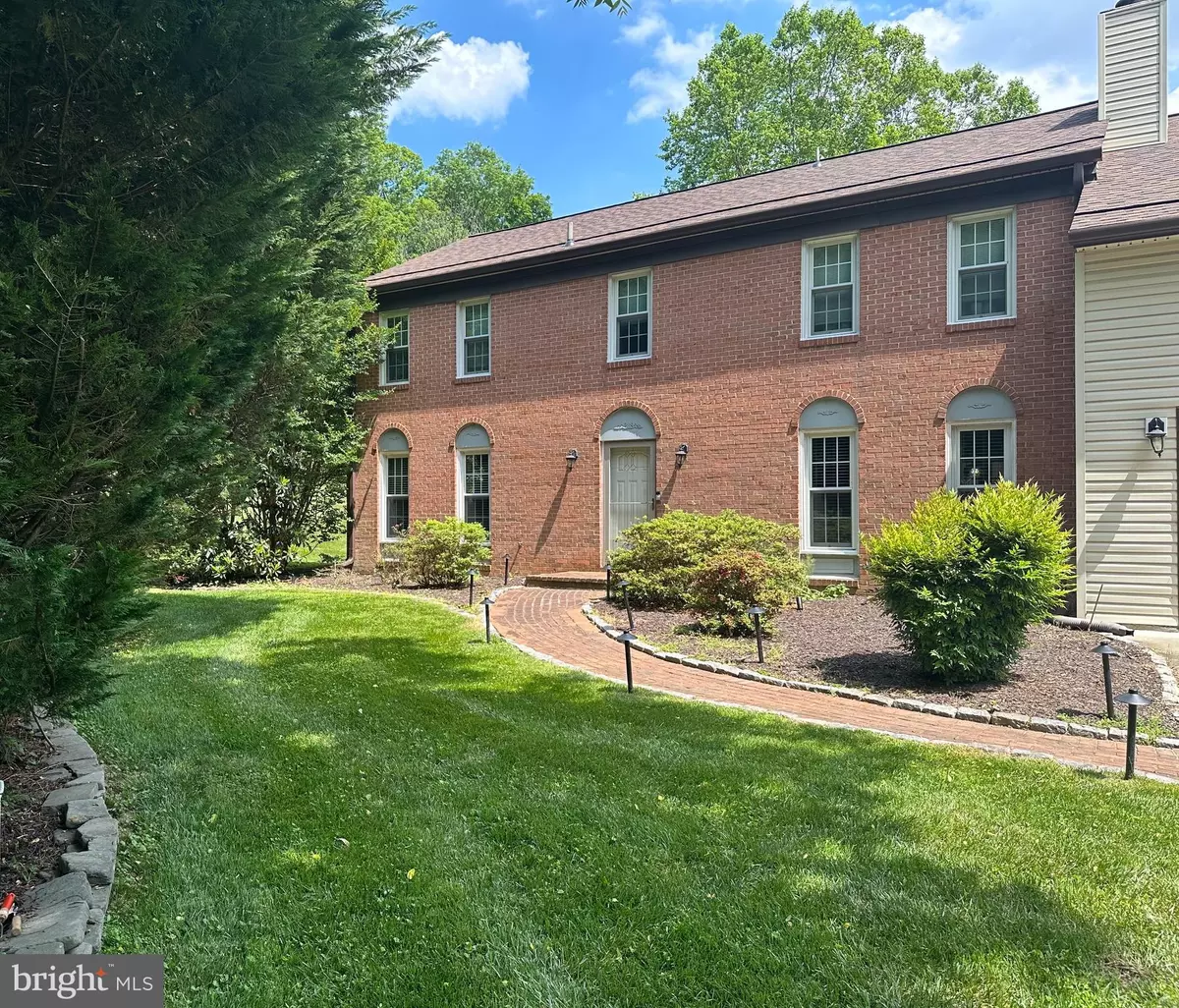 Vienna, VA 22182,1841 BATTEN HOLLOW RD