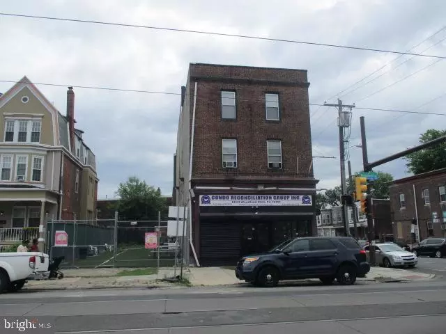 6634 WOODLAND AVE, Philadelphia, PA 19142