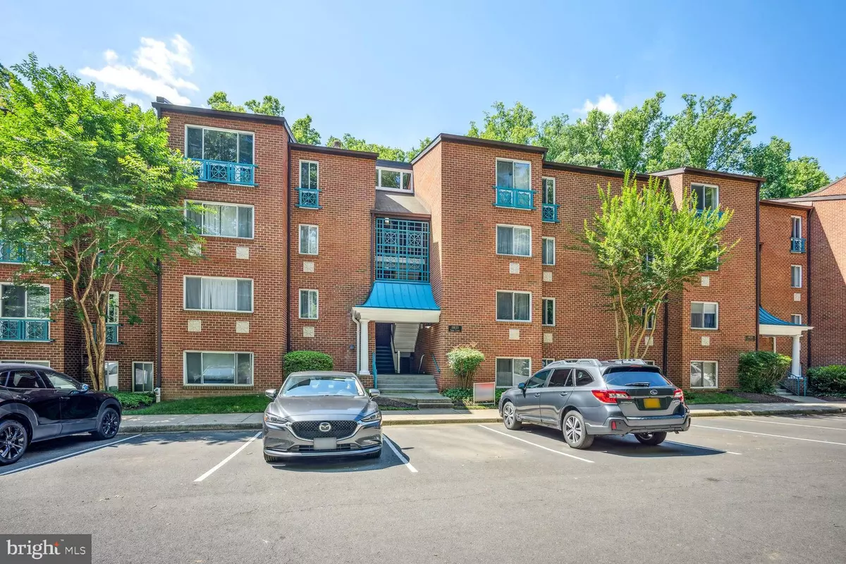 Reston, VA 20191,11833 SHIRE CT #2C