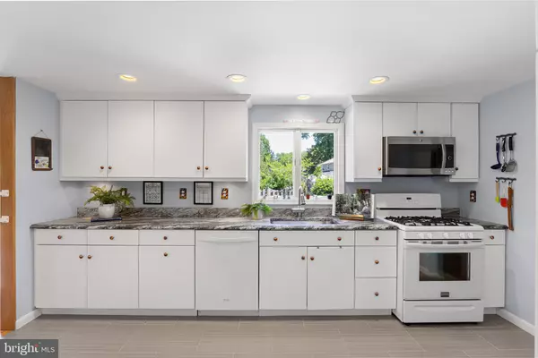 209 WESTOVER DR Cherry Hill, NJ 08034