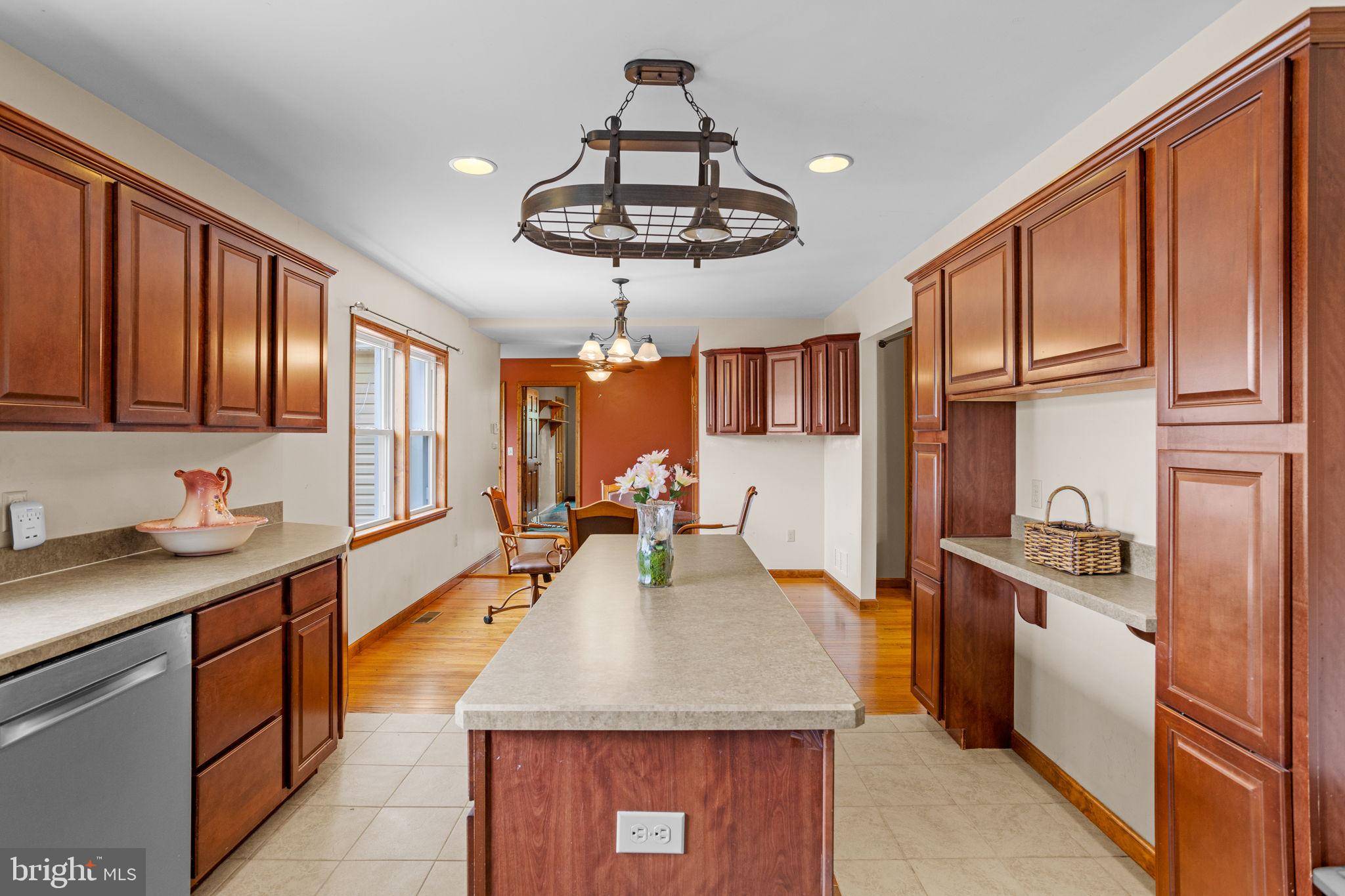 Reading, PA 19607,1018 CRESTVIEW AVE