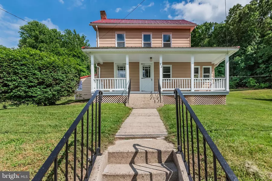12 MOUNTAIN ST, Mount Holly Springs, PA 17065