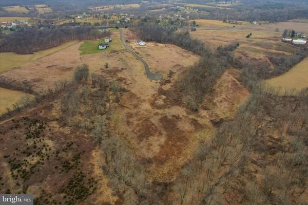 Lambertville, NJ 08530,14 HOLCOMBE GROVE RD