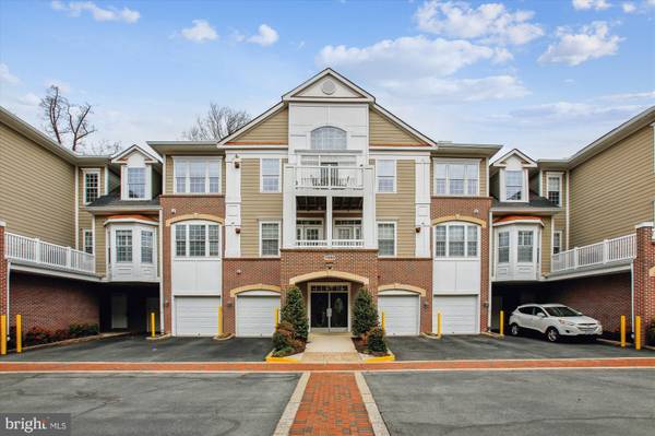 7880 ROLLING WOODS CT #305, Springfield, VA 22152