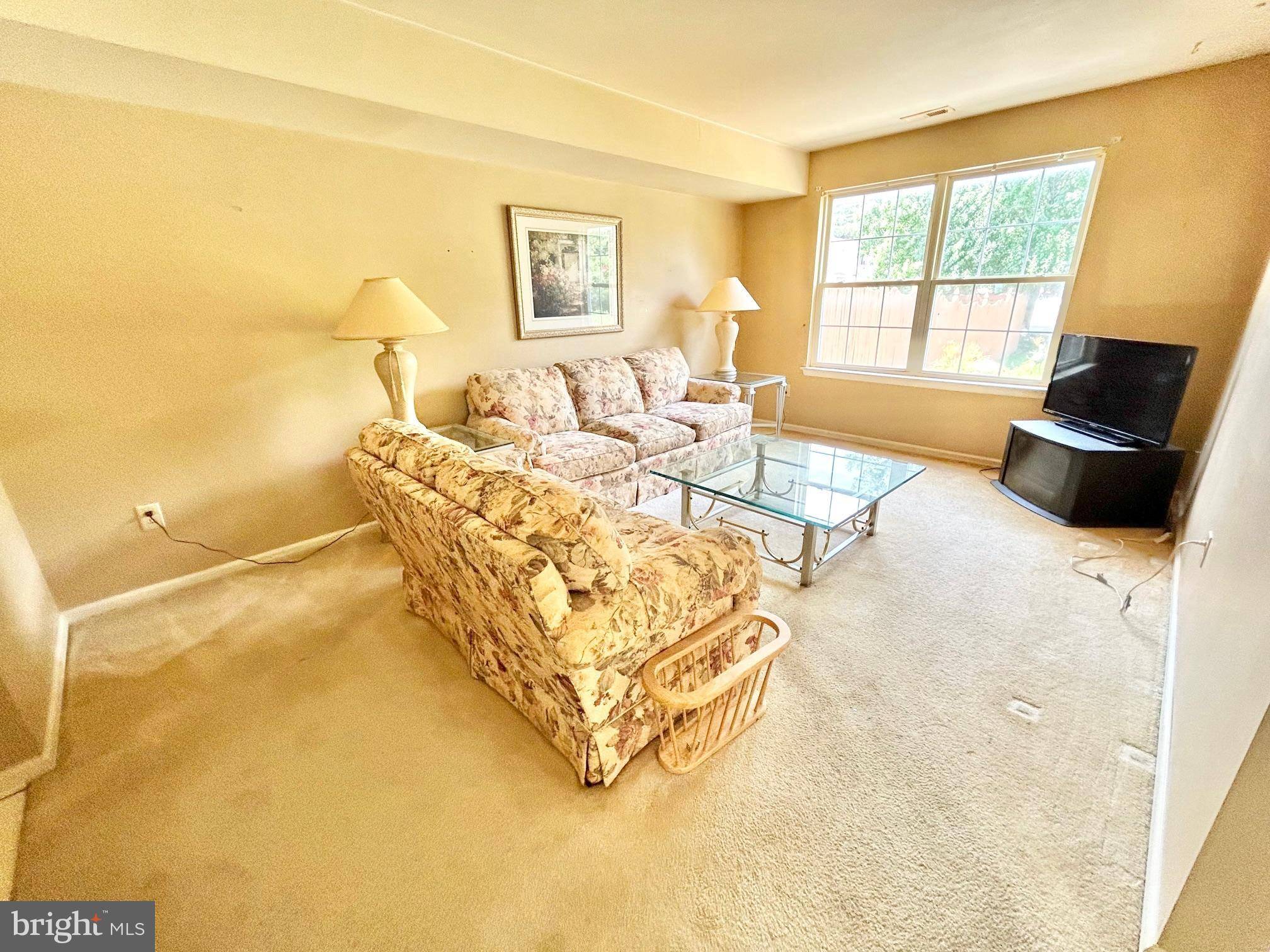 Atco, NJ 08004,215 VILLAS CT