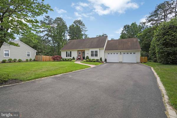 8 PRINCE CHARLES CT, Marlton, NJ 08053