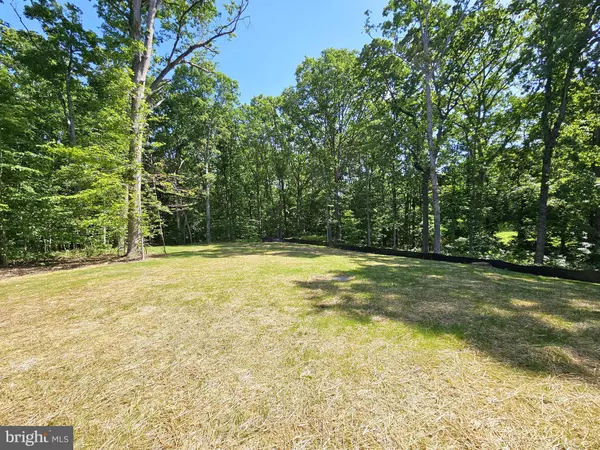 Radiant, VA 22732,906 GEORGE JAMES LOOP