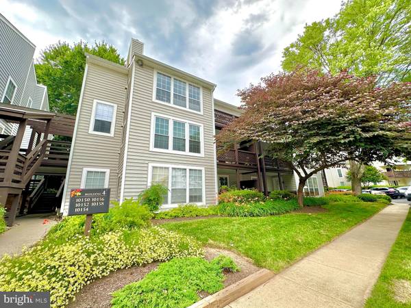 10152 OAKTON TERRACE RD #10152, Oakton, VA 22124