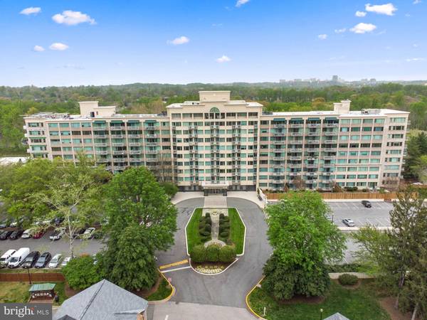 5450 WHITLEY PARK TER #713, Bethesda, MD 20814