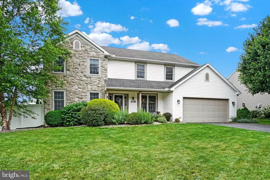 136 MEADOW HILL DR, York, PA 17402